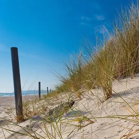 Strandhaeuser - Strandlaeufer * Sellin (Rugen)